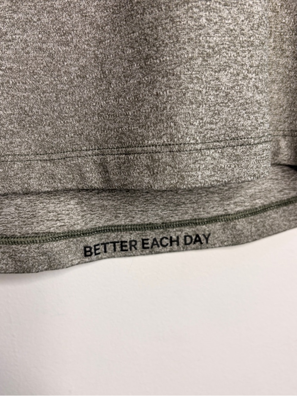 Lululemon Men’s Shirt Heather Gray Green Short Sleeve Athletic Tee - Picture 2 of 5